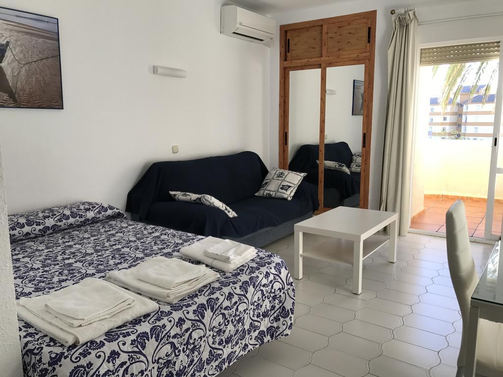 Estudios Y Apartamentos Benal Beach ベナルマデナ エクステリア 写真