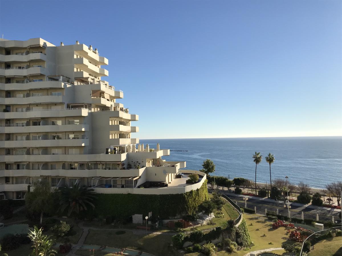 Estudios Y Apartamentos Benal Beach ベナルマデナ エクステリア 写真